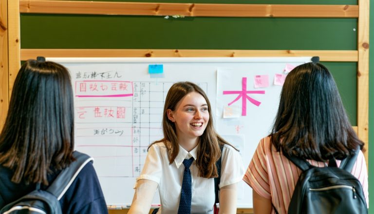 Unlock the secrets to teaching English to Japanese professionals with expert strategies and cultural insights!