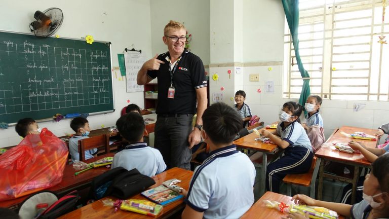 in-person english teaching salaries in japan